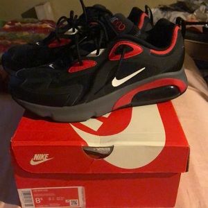 MENS AIR MAX 200 SZ 8.5 slightly worn